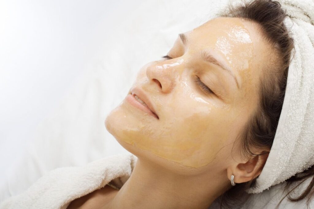 manuka-honey-facial